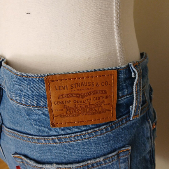 Levi's Wedgie Stretch Denim Shorts Distressed Blue Size 28 - Picture 6 of 6